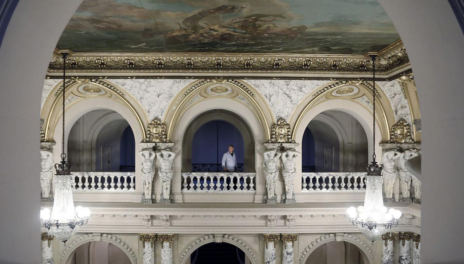 Trumbauer Triplets Elstowe, Chelten House, Terrace in Elkins